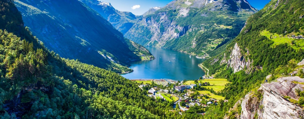 Photo:  Hurtigruten
