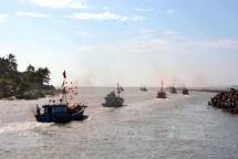 hanoi youths support fund for vietnams sea islands