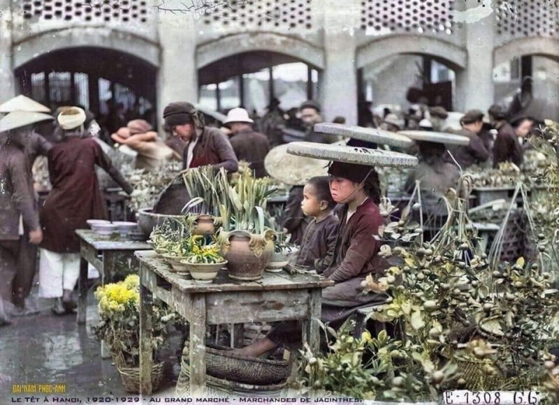 photographs of vietnams lunar new year in hanoi in the 1920s