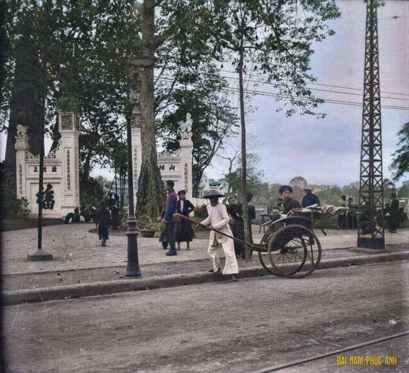 photographs of vietnams lunar new year in hanoi in the 1920s