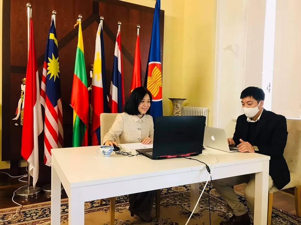 Vietnam hands over acr chairmanship to indonesia