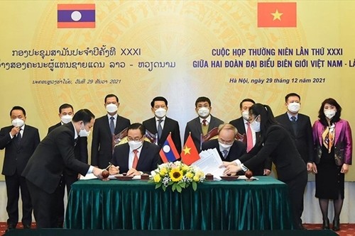 Vietnam, Laos Enhance Cooperation in Managing Lao Bao – Densavan Border Gate Pair