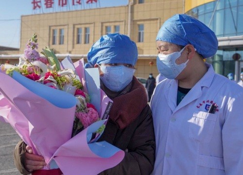 china coronavirus cases exceed 17000 as another city locked down