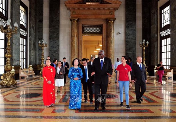 vietnam will make all efforts to deepen ties with cuba politburo member