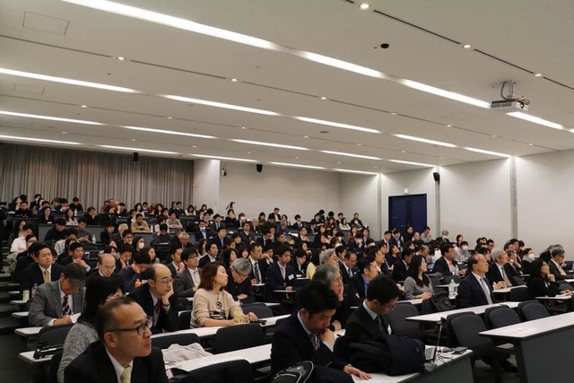 vietnamese professor in japan gives his last lecture