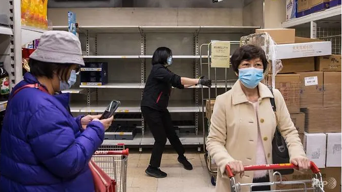 passengers leave coronavirus wracked diamond princess cruise ship in japan after 14 day quarantine