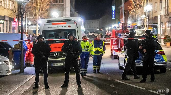 germany shooting 11 dead including suspect