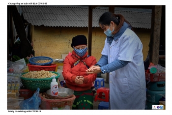 people in ha giang develop sustainable economy while combating covid 19 effectively