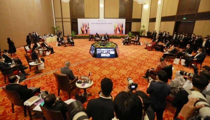 Stronger Cooperation within ASEAN Needed to Tackle Emerging Complex Challenges