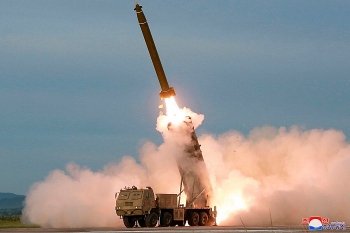 South's Military: North Korea fires two unidentified projectiles into East Sea