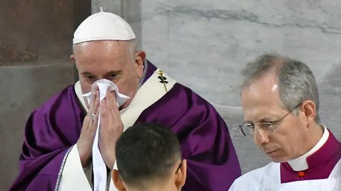 pope tests negative for covid 19 italy report