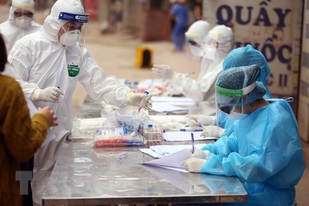 900 medical workers in HCM City to get COVID 19 vaccine shots first
