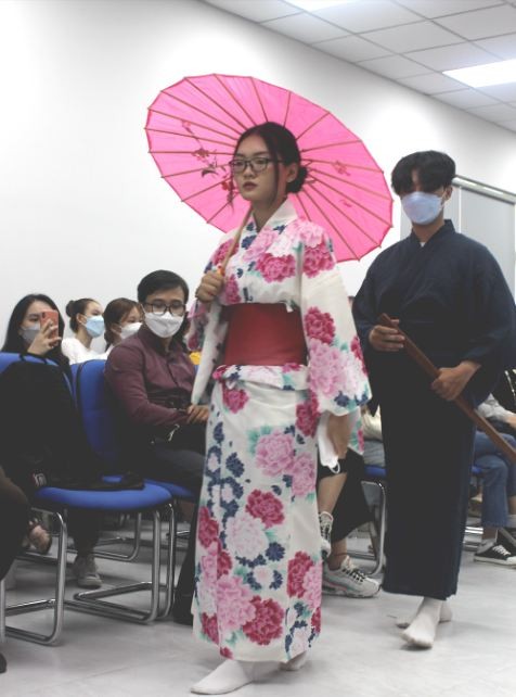 Vietnamese Girls Immerse in Japanese Culture and Experience Yukata