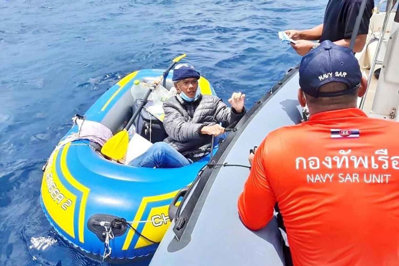 Separated by Covid, Vietnamese Man Paddling Towards India to Meet His Wife