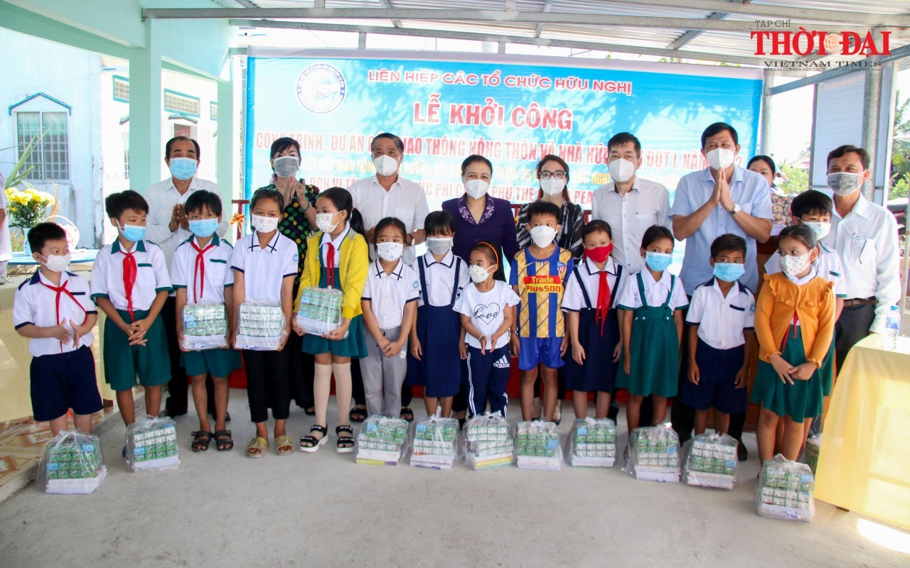 Construction of 4 Bridges and 25 Friendship Houses Kicks Off in Ca Mau
