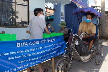 vietnam gifts 550000 face masks to uk france germany italy spain