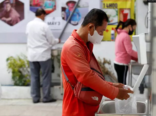 more free rice atms set up in hue da nang