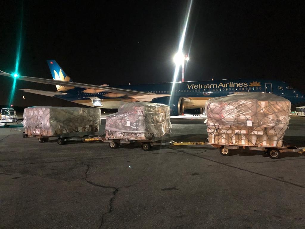 covid 19 fight second cargo of face masks from vietnam arrived in italy
