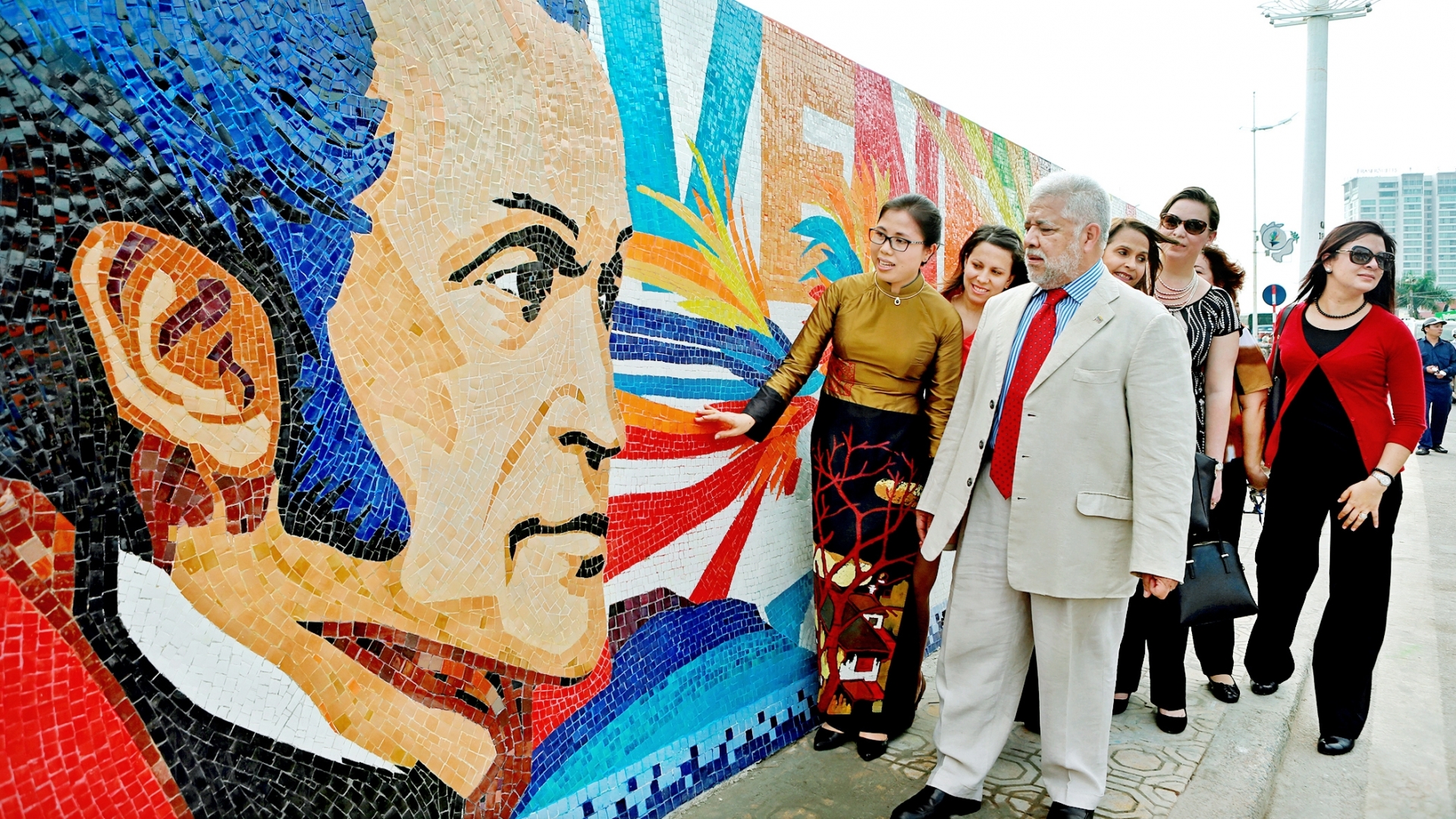 ceramic mosaic mural marks 25th anniversary of vietnam us diplomatic ties