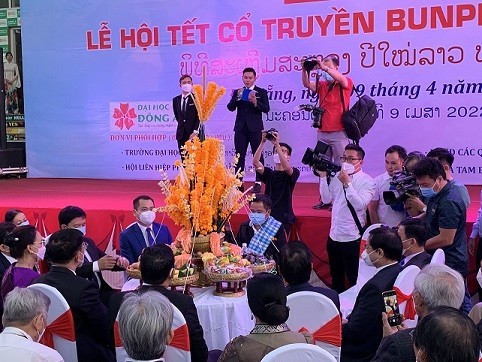 Traditional New Year of Neighbouring Countries Celebrated in Vietnam's Localities