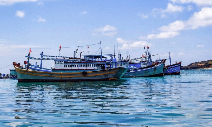 china again imposes illegal fishing ban in east sea