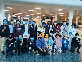 30000 masks from vietnamese na handed over to cambodia