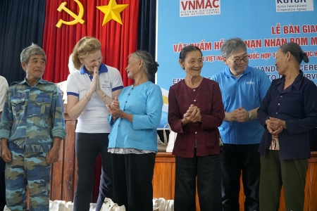 COVID-19 aid packages provided to over 9,100 UXO survivors in Vietnam's two central provinces