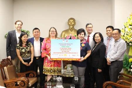Medical supplies, cash donation given to help US's fight against COVID-19