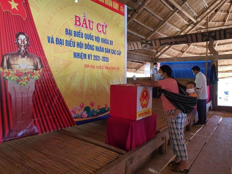 In Photos: Early voting held in border areas, islands In Photos: Early voting held in border areas, islands