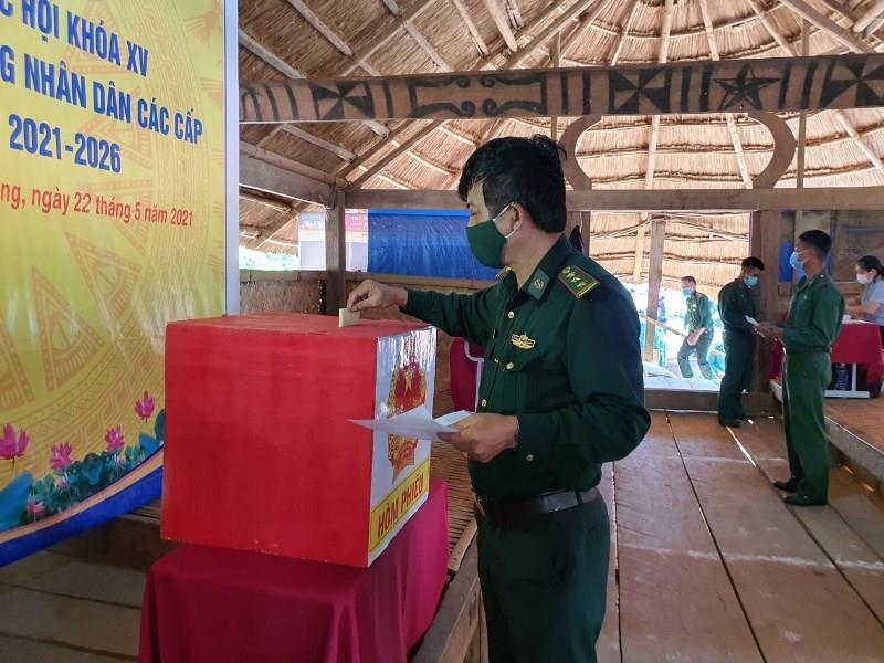 In Photos: Early voting held in border areas, islands In Photos: Early voting held in border areas, islands