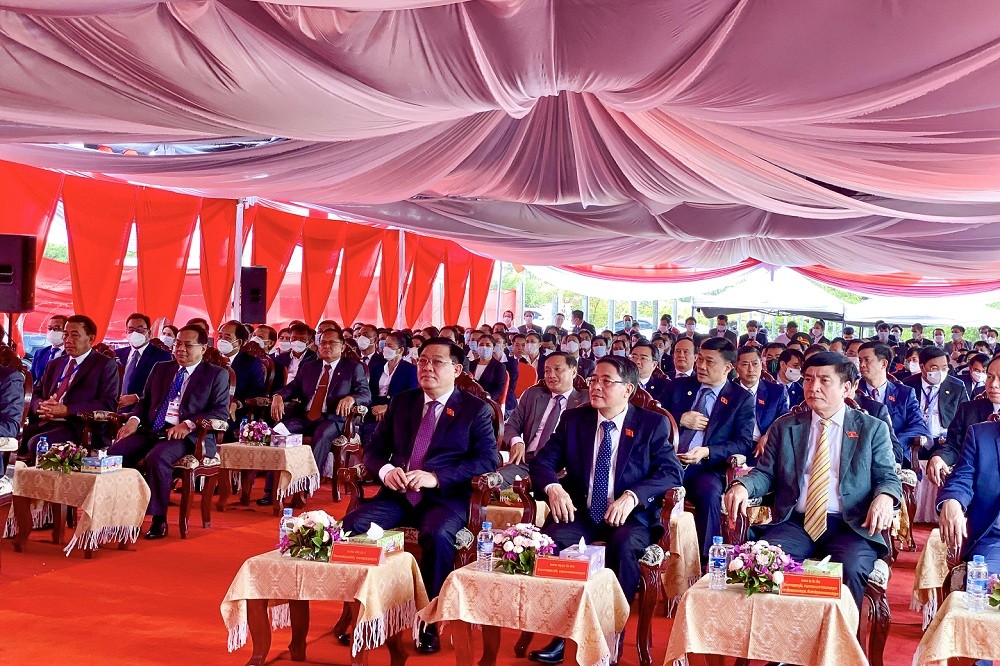 National Assembly Chairman Visits Laos to Strengthen Solidarity