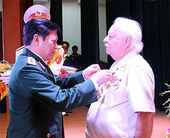 The life fighting for Vietnam of Greek hero Kostas Sarantidis