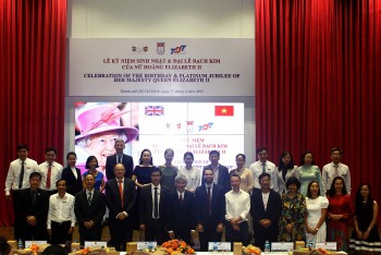 Get-Together in HCM City Marks 96th Birthday of UK Queen