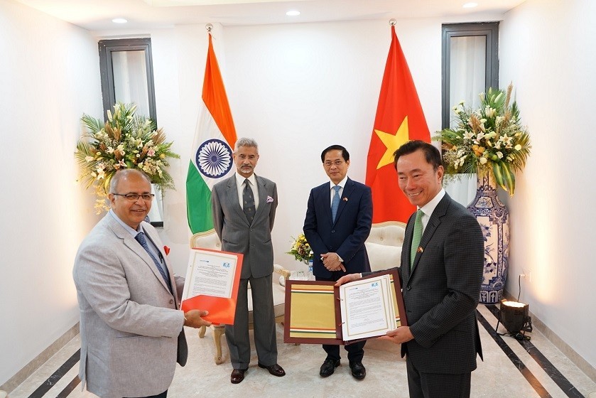 A memorandum of understanding on cooperation in cybersecurity signed.  Source: baoquocte.vn