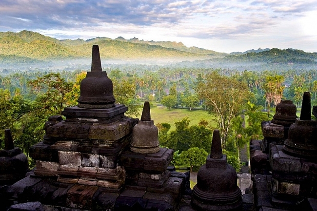 Search for the best logo marking Vietnam-Indonesia 65 years of diplomatic ties