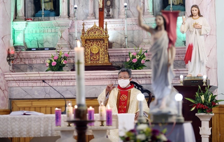 religions in vietnam are completely protected