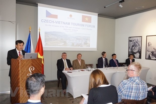 ambassador vietnam appreciates friendship with czech republic