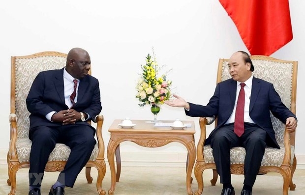 PM pushes for stronger economic, trade ties with Nigeria