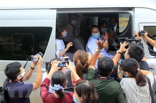 vufo hands over 500 sets of covid 19 test kits to help da nang fight covid 19