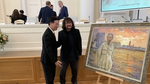 Exhibition honours Russian based painter Tuman Zhumabaev