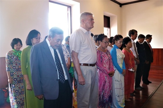 HCM city leaders praise overseas vietnamese contributions