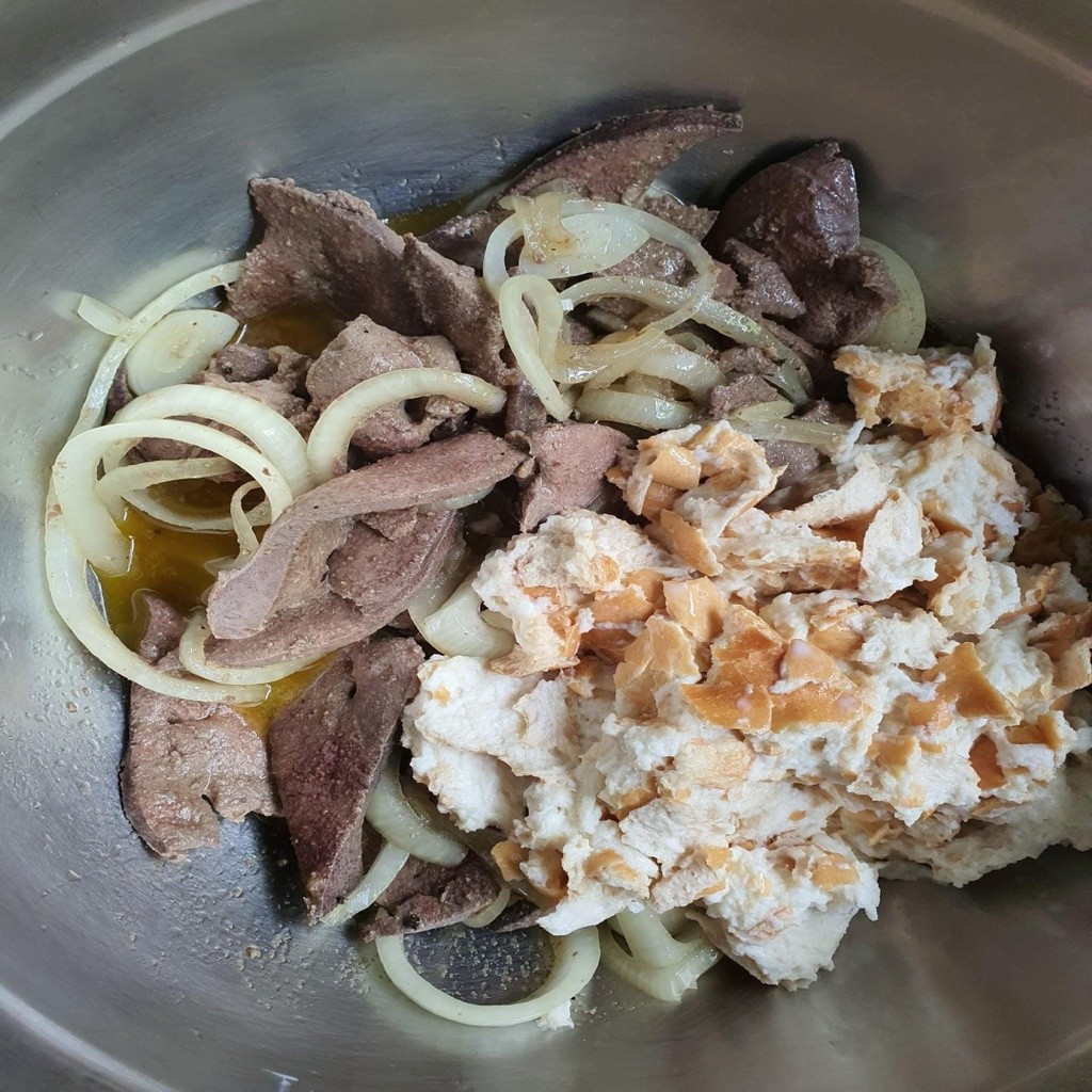 Make Your Own Vietnamese Pâté Bread At Home During Lockdown