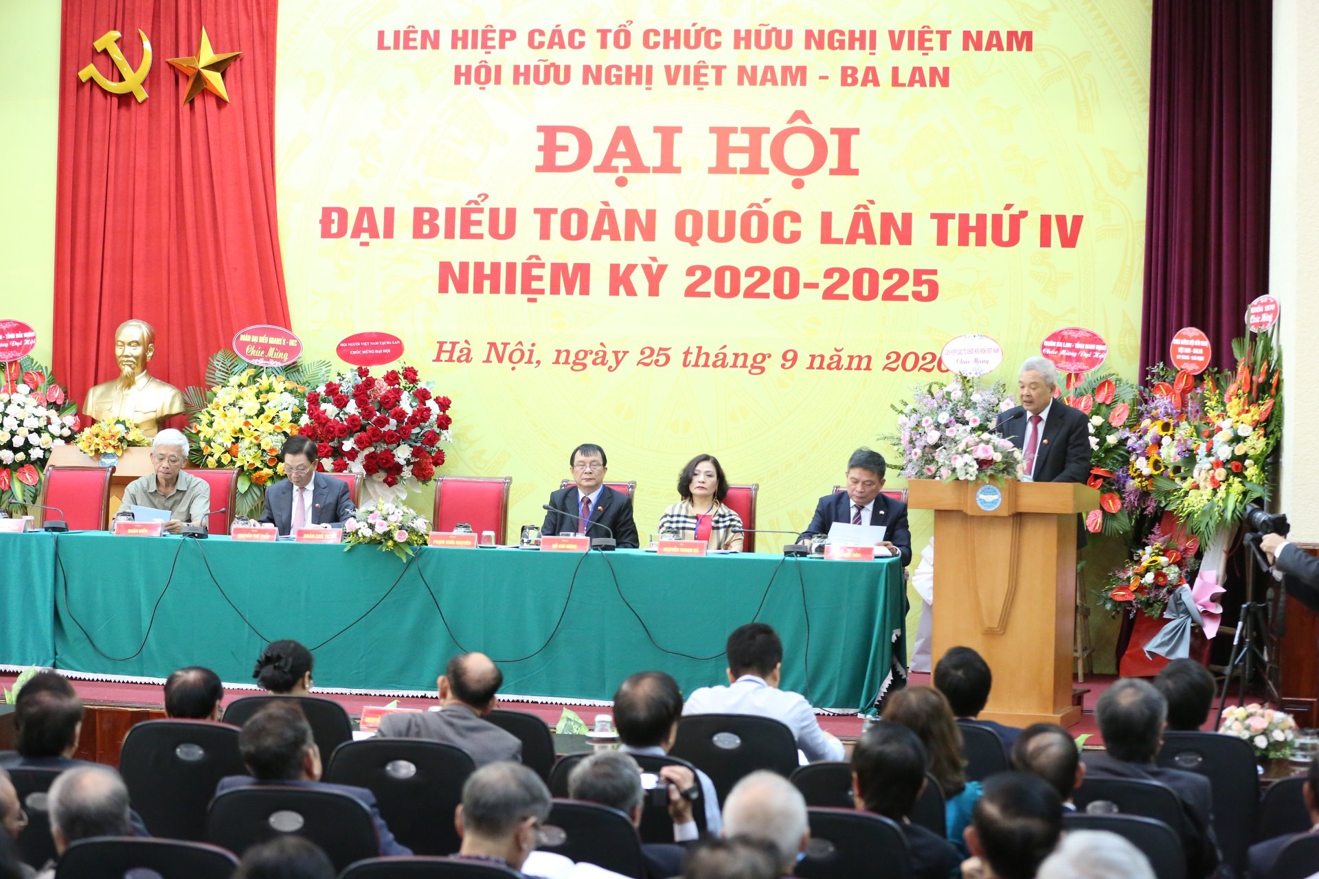 Vietnam Poland Friendship Association received PM's certificate of merits