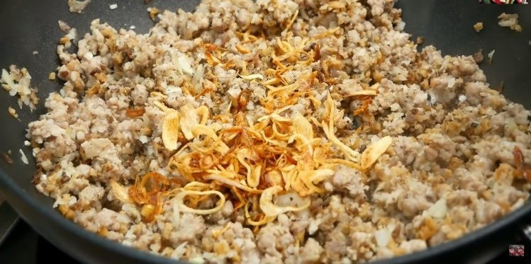 How to Make Banh Duc (Plain Rice Flan) From Leftover Rice