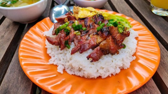 What to eat in Cambodia? The Most Popular Cambodian Dishes