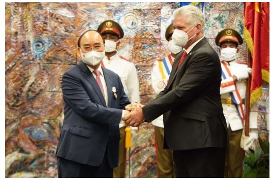 Vietnamese President Honoured with The Noblest Reward of Cuban State