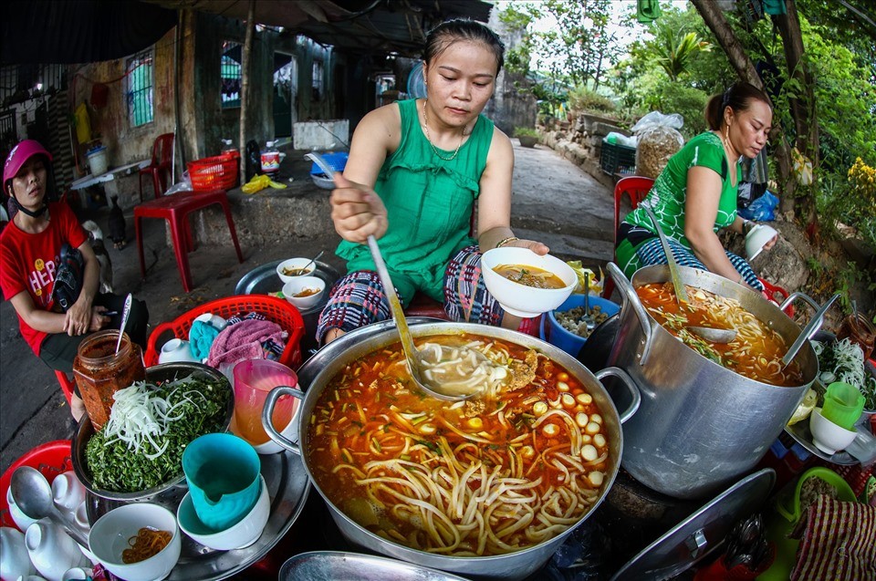Yummy Must-try Dishes in the Ancient Capital of Vietnam