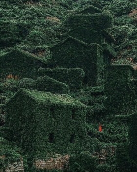 12 Breathtaking Forgotten Places And Ruins Around The World