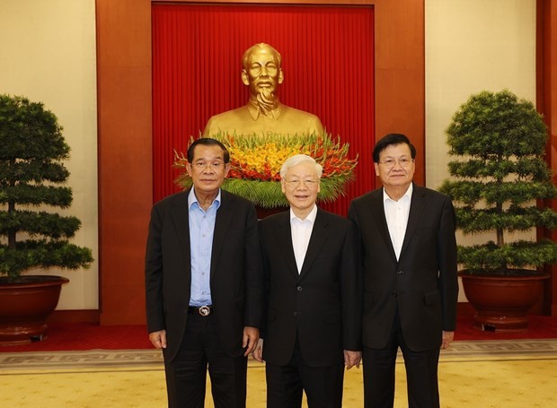 Vietnamese, Cambodian, Lao Top Leaders Hold Trilateral Meeting
