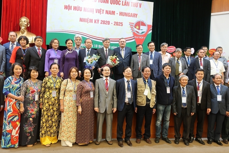 Vietnamese Hungarian Friendship Association holds fifth congress